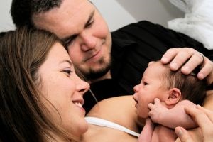 https://www.poloznamama.pl/wp-content/uploads/2015/03/family-with-newborn-2-1111655-m.jpg