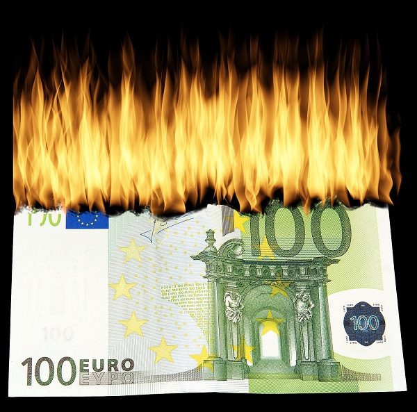 https://www.poloznamama.pl/wp-content/uploads/2017/12/burn-money-1463224_1280.jpg